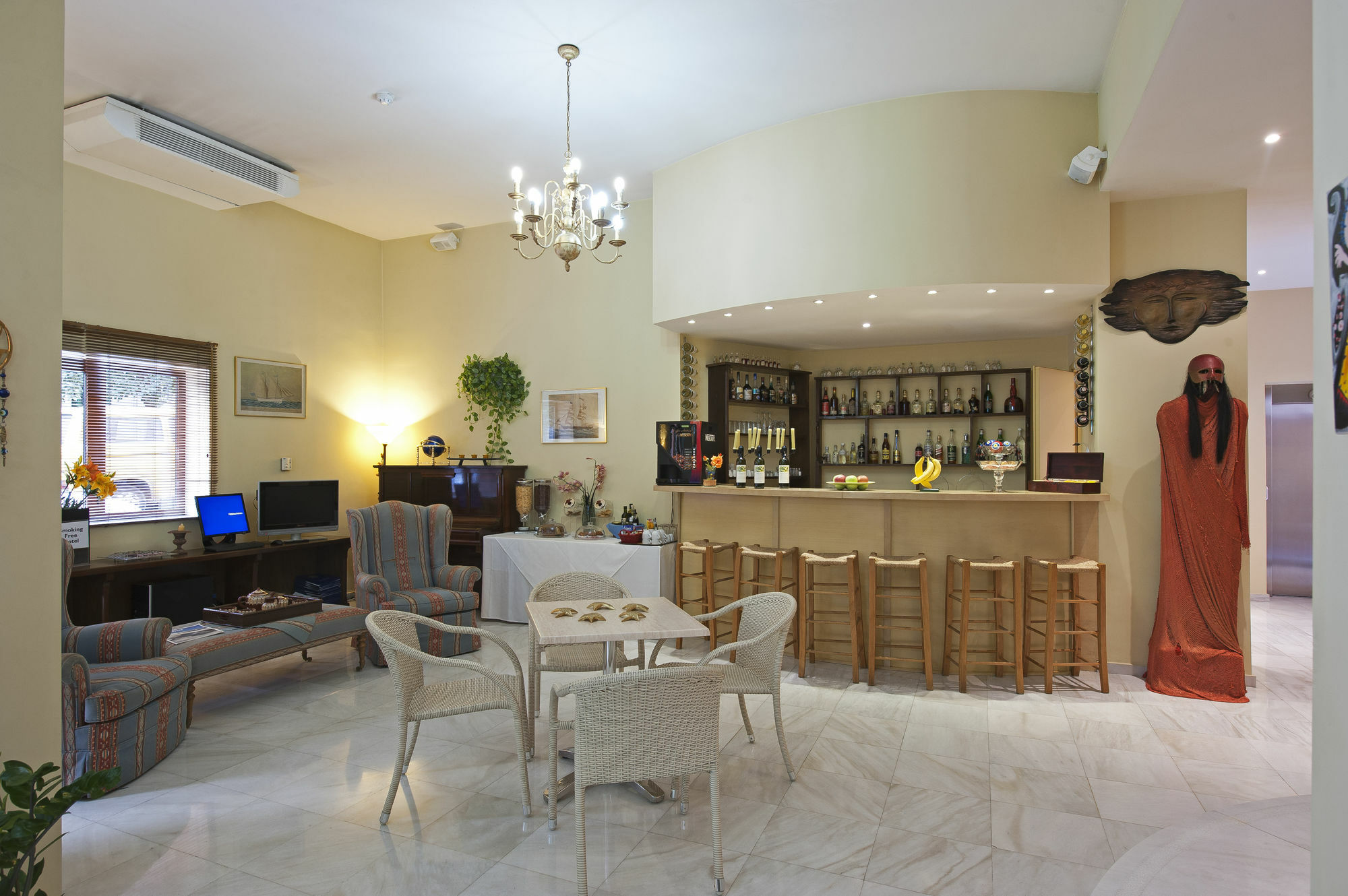 Efplias Hotel Apartments Pireo Esterno foto